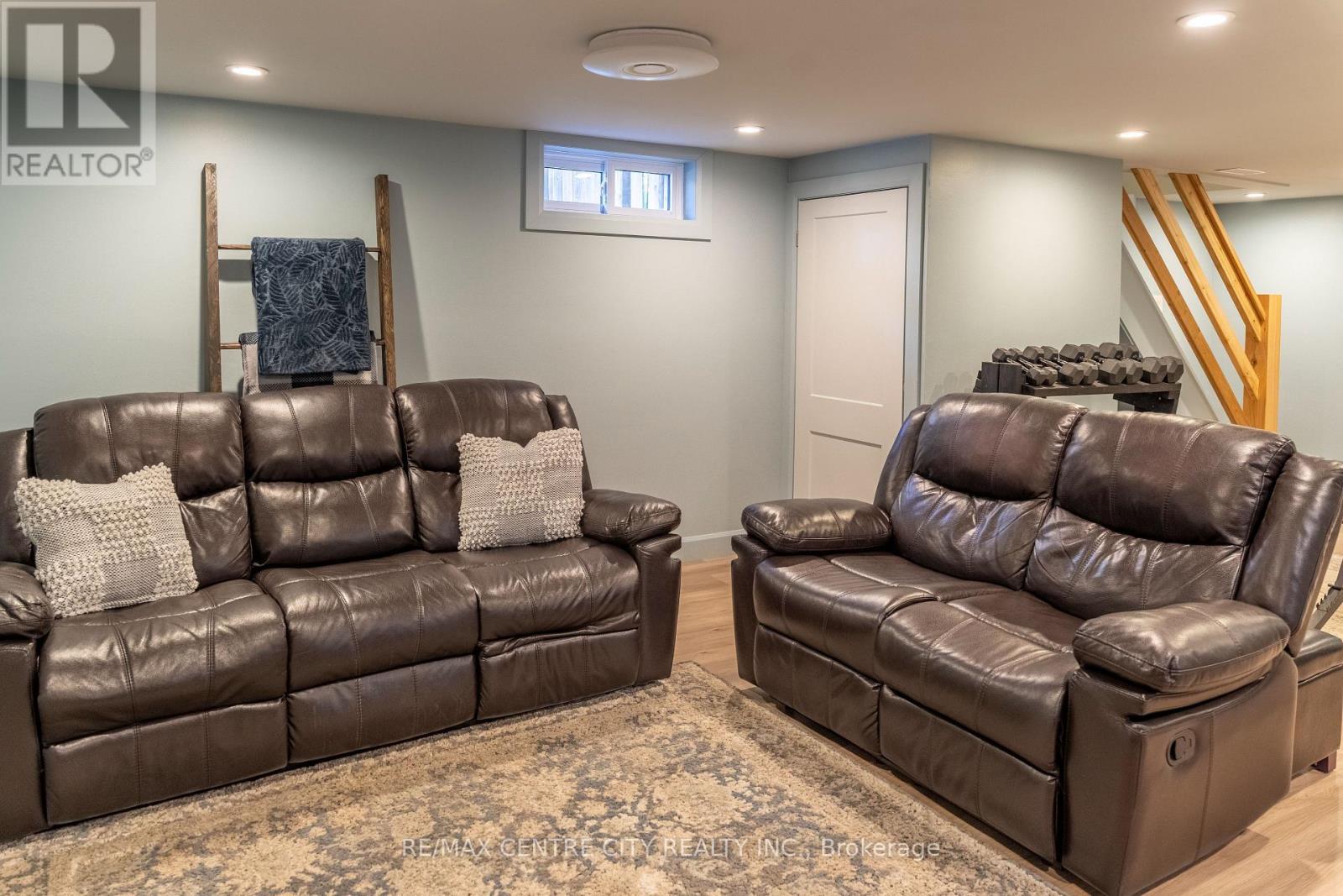15 Frobisher Crescent, London East, Ontario  N5V 1G7 - Photo 41 - X12441683