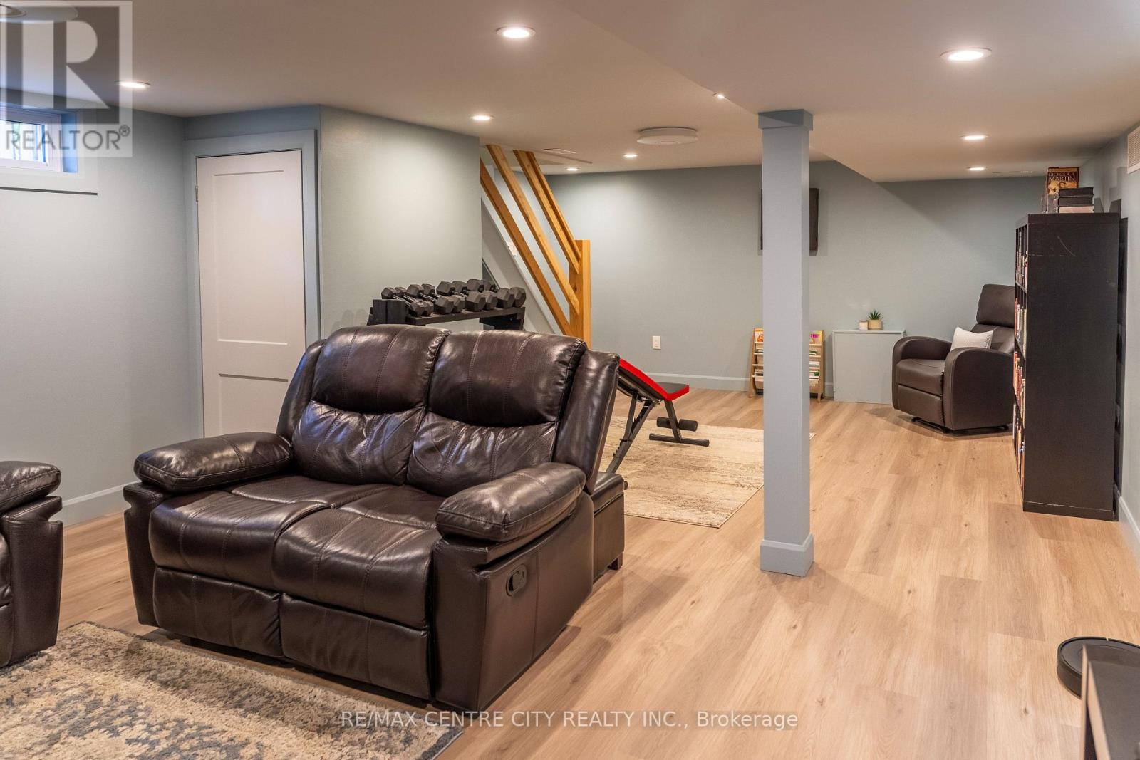 15 Frobisher Crescent, London East, Ontario  N5V 1G7 - Photo 42 - X12441683
