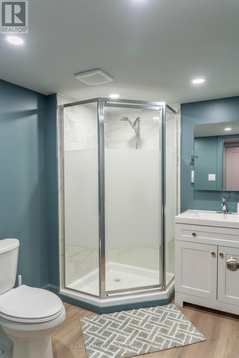 15 Frobisher Crescent, London East, Ontario  N5V 1G7 - Photo 44 - X12441683