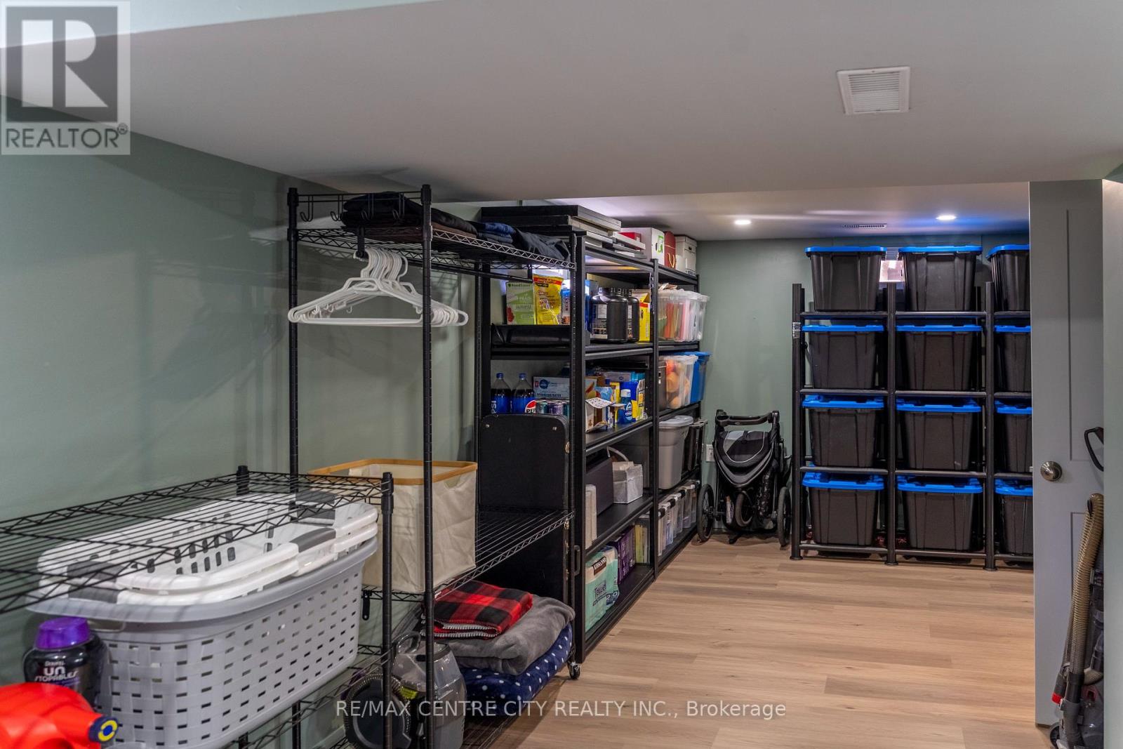 15 Frobisher Crescent, London East, Ontario  N5V 1G7 - Photo 48 - X12441683