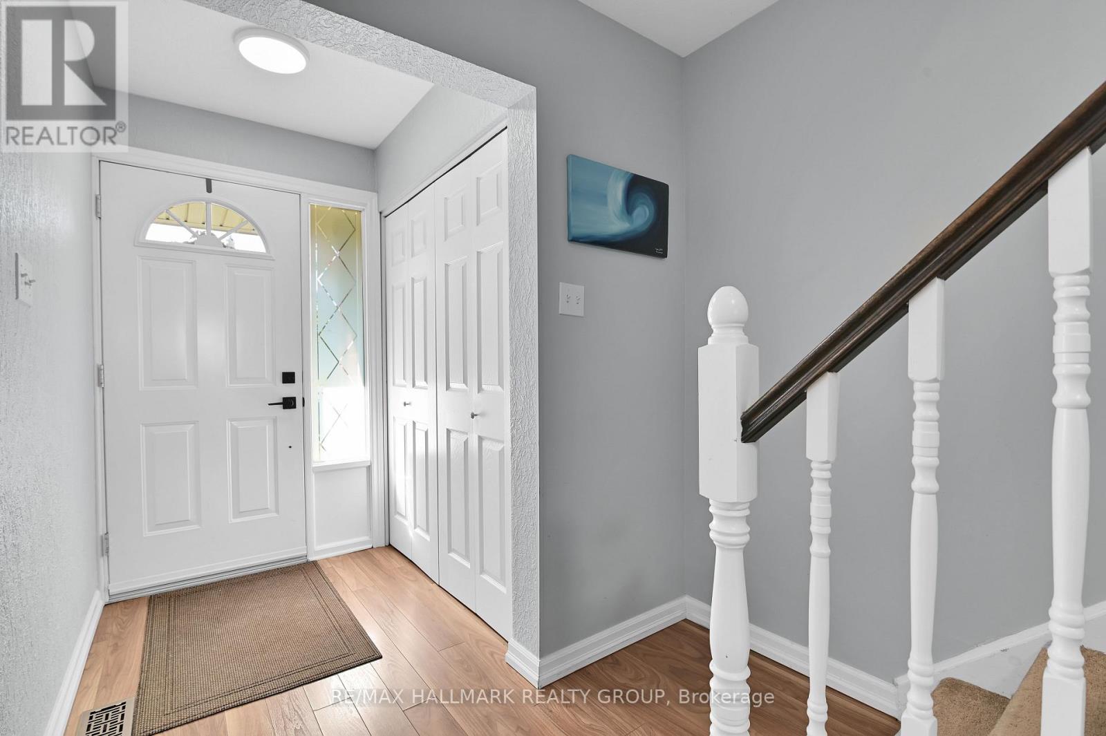 53 - 21 Midland Crescent, Ottawa, Ontario  K2H 8P6 - Photo 2 - X12441668