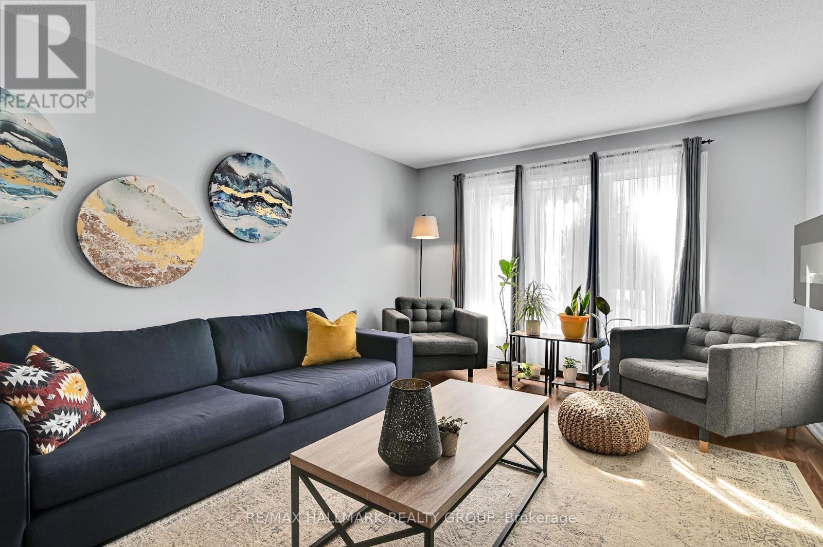 53 - 21 Midland Crescent, Ottawa, Ontario  K2H 8P6 - Photo 4 - X12441668