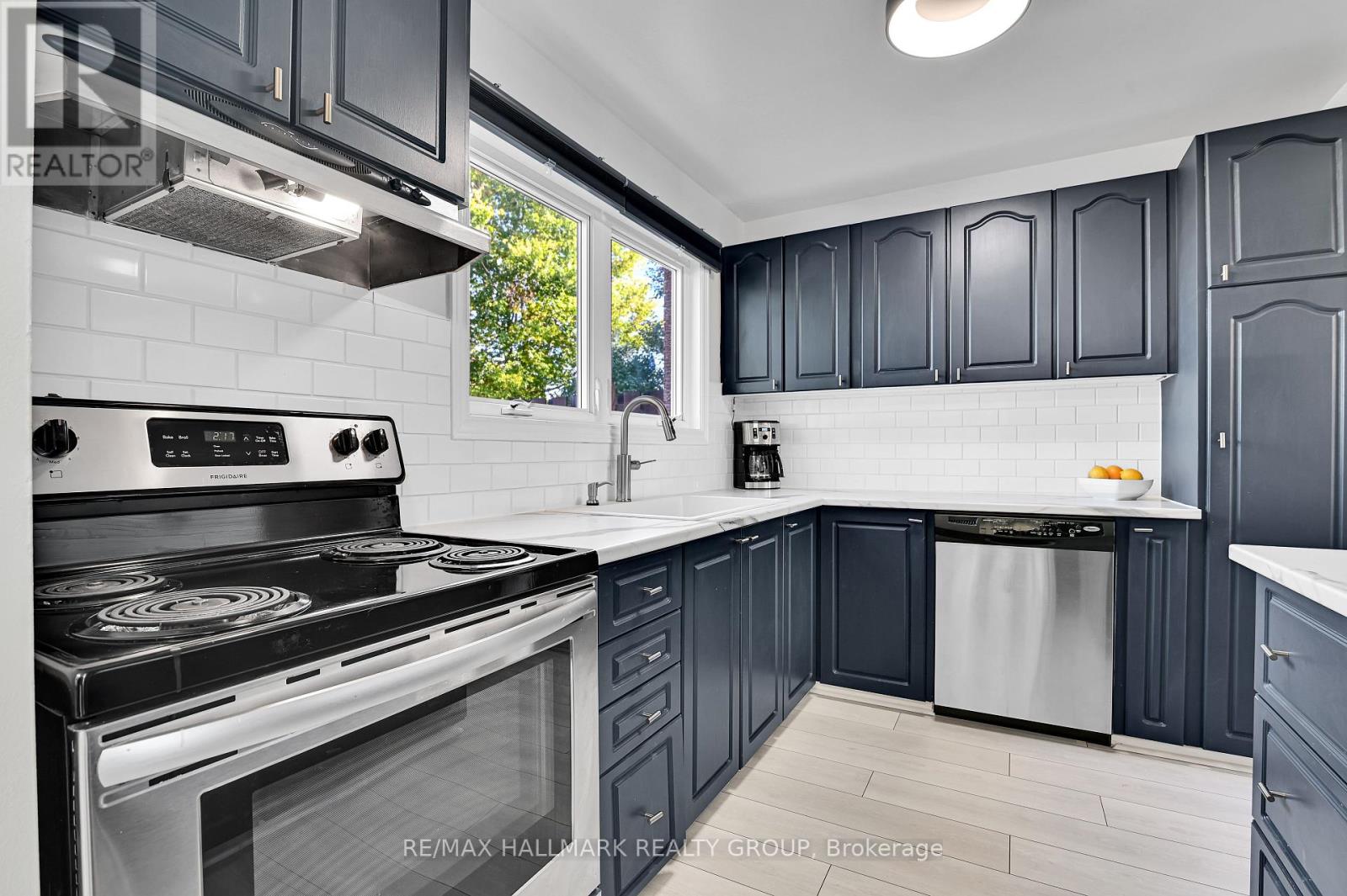 53 - 21 Midland Crescent, Ottawa, Ontario  K2H 8P6 - Photo 7 - X12441668