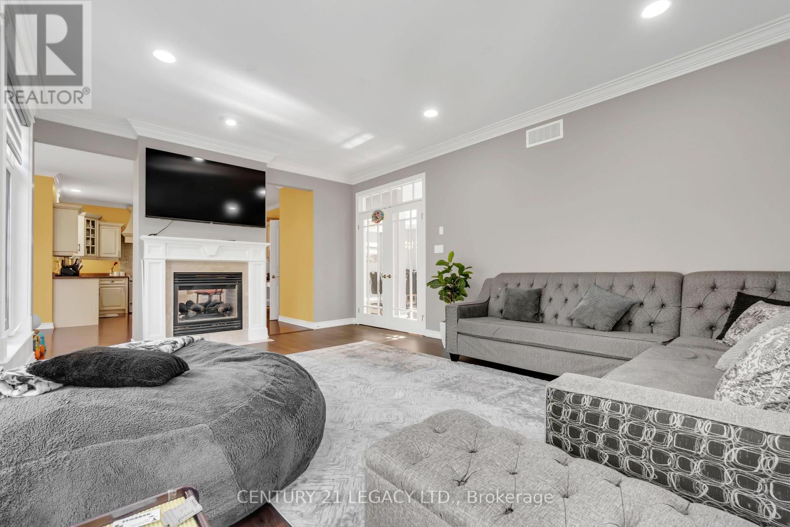 1485 Thornley Street, London South (South L), Ontario  N6K 0A9 - Photo 12 - X12441639