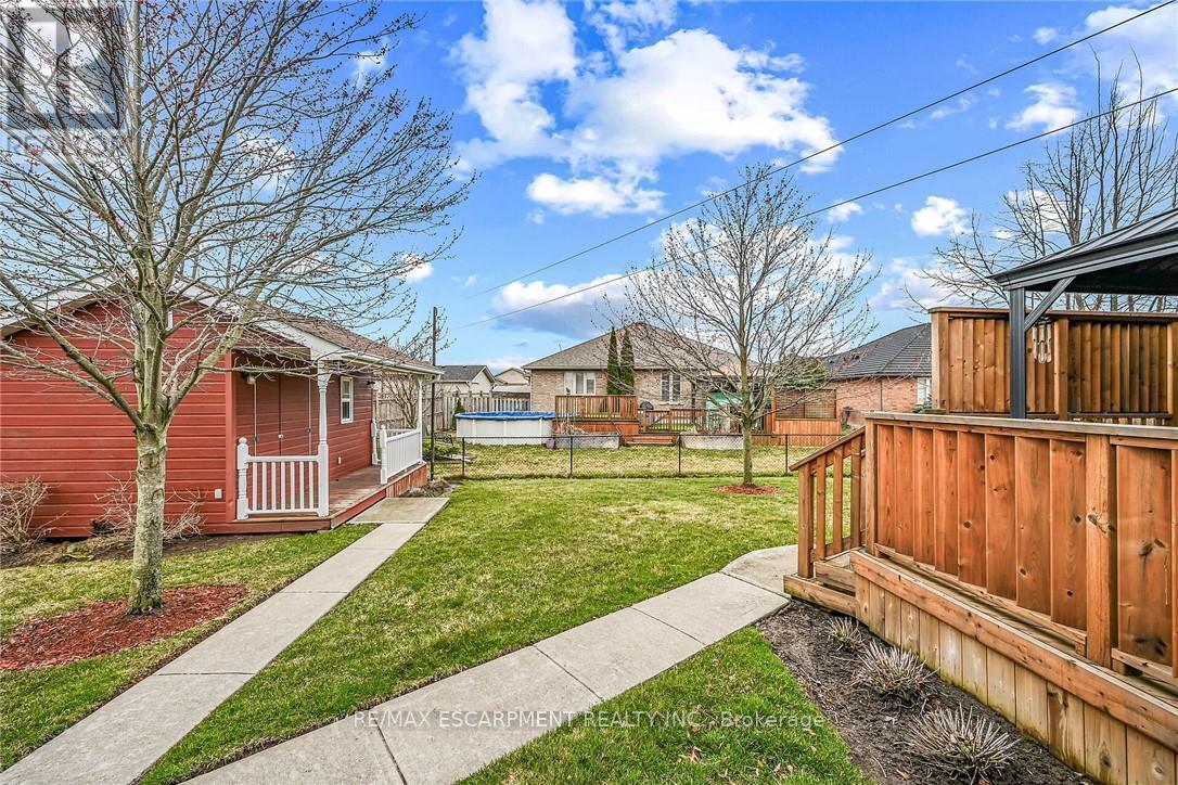 20 Oak Crescent, Haldimand, Ontario  N0A 1H0 - Photo 3 - X12441647