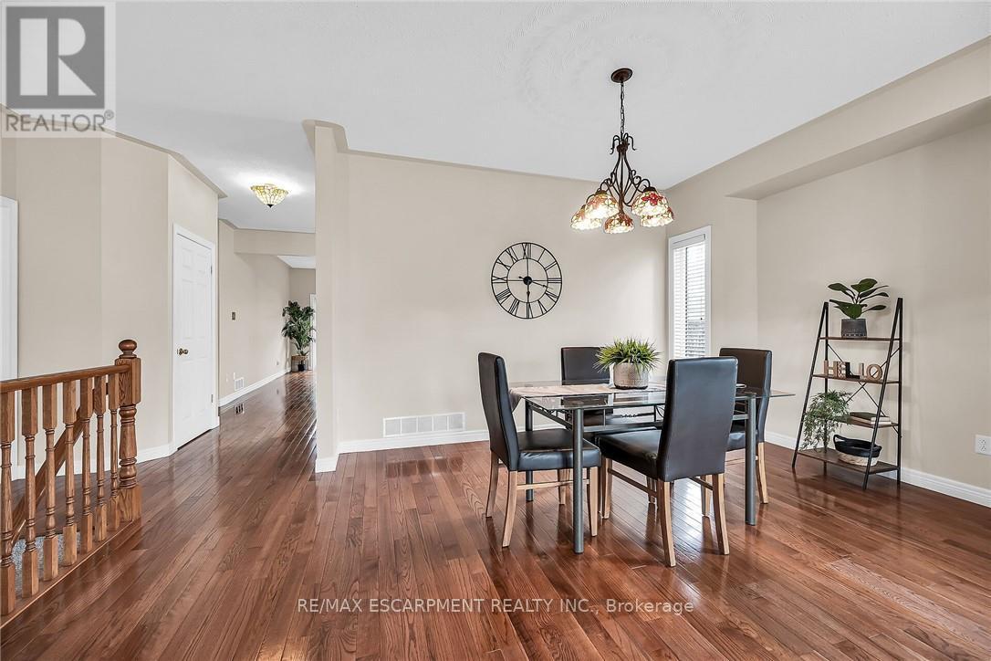 20 Oak Crescent, Haldimand, Ontario  N0A 1H0 - Photo 8 - X12441647