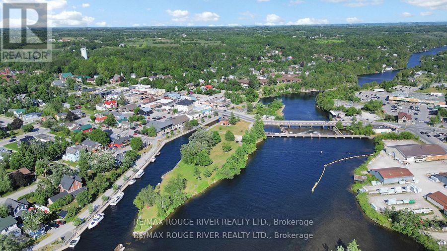 162 Queen Street, Kawartha Lakes (Fenelon Falls), Ontario  K0M 1N0 - Photo 33 - X12441651