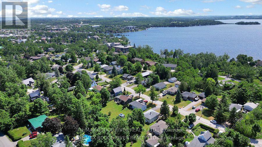 162 Queen Street, Kawartha Lakes (Fenelon Falls), Ontario  K0M 1N0 - Photo 34 - X12441651