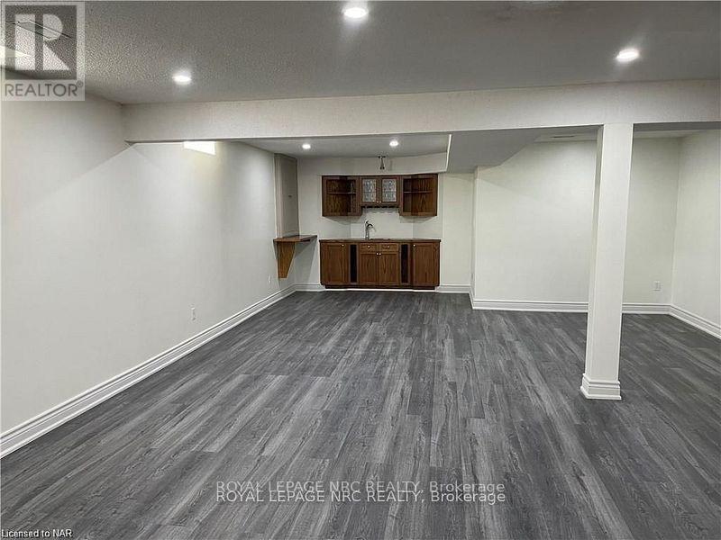110 Vansickle Road, St. Catharines (Rykert/vansickle), Ontario  L2S 3Y6 - Photo 11 - X12441704