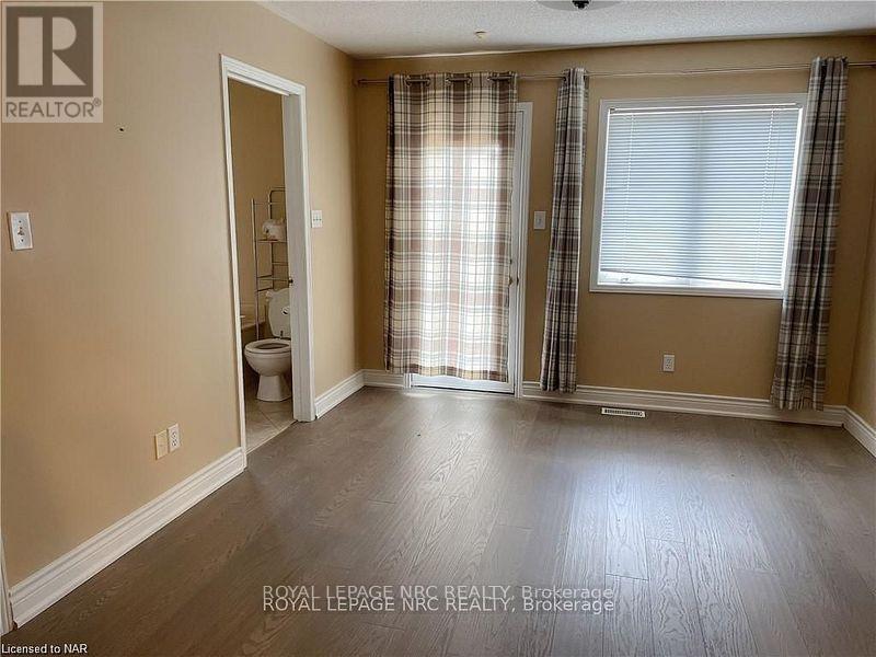 110 Vansickle Road, St. Catharines (Rykert/vansickle), Ontario  L2S 3Y6 - Photo 8 - X12441704