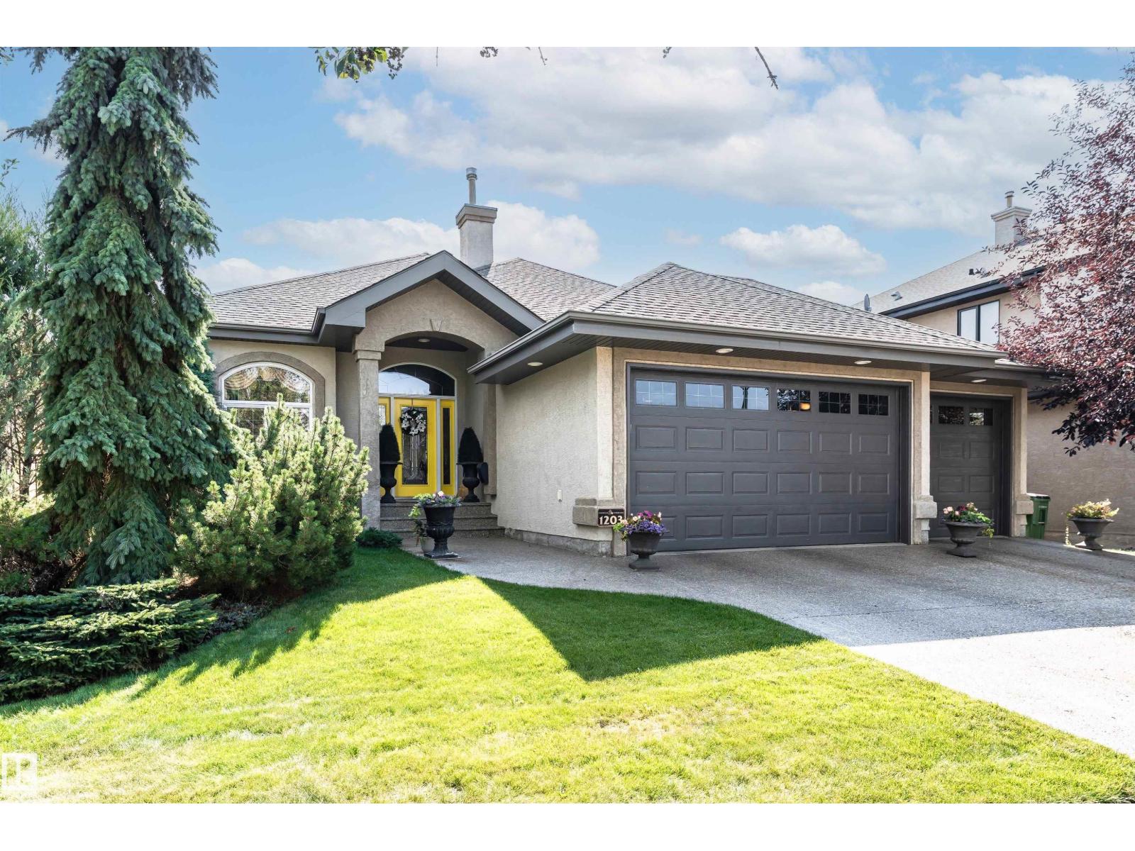 1203 HOLLANDS CL NW, Edmonton, Alberta