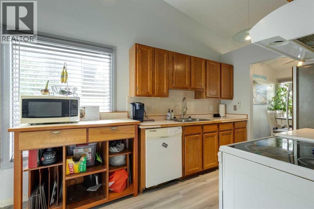 236 Hawkwood Boulevard Nw, Calgary, Alberta  T3G 3E8 - Photo 12 - A2261826