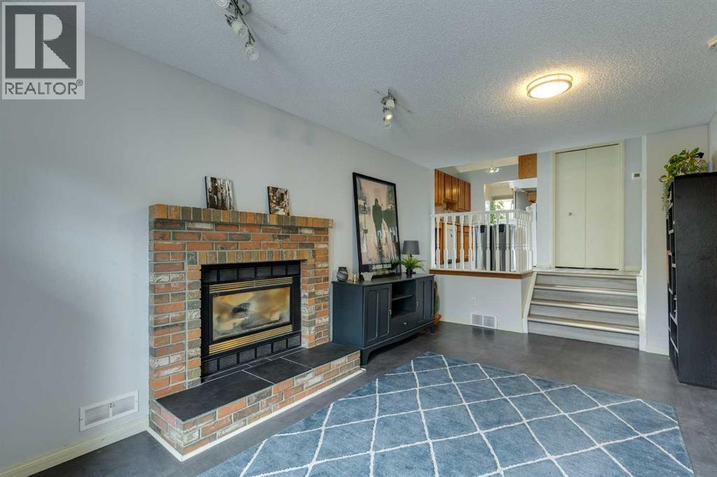 236 Hawkwood Boulevard Nw, Calgary, Alberta  T3G 3E8 - Photo 27 - A2261826