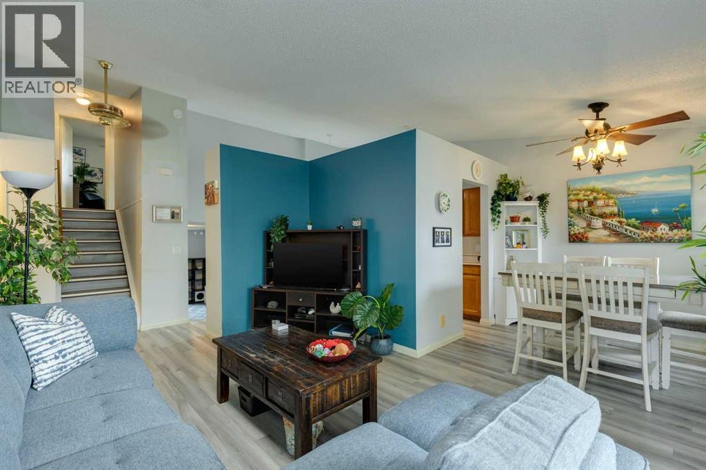 236 Hawkwood Boulevard Nw, Calgary, Alberta  T3G 3E8 - Photo 6 - A2261826