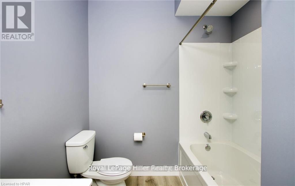 86 Shakespeare Street, Stratford, Ontario  N5A 3W4 - Photo 32 - X12439769