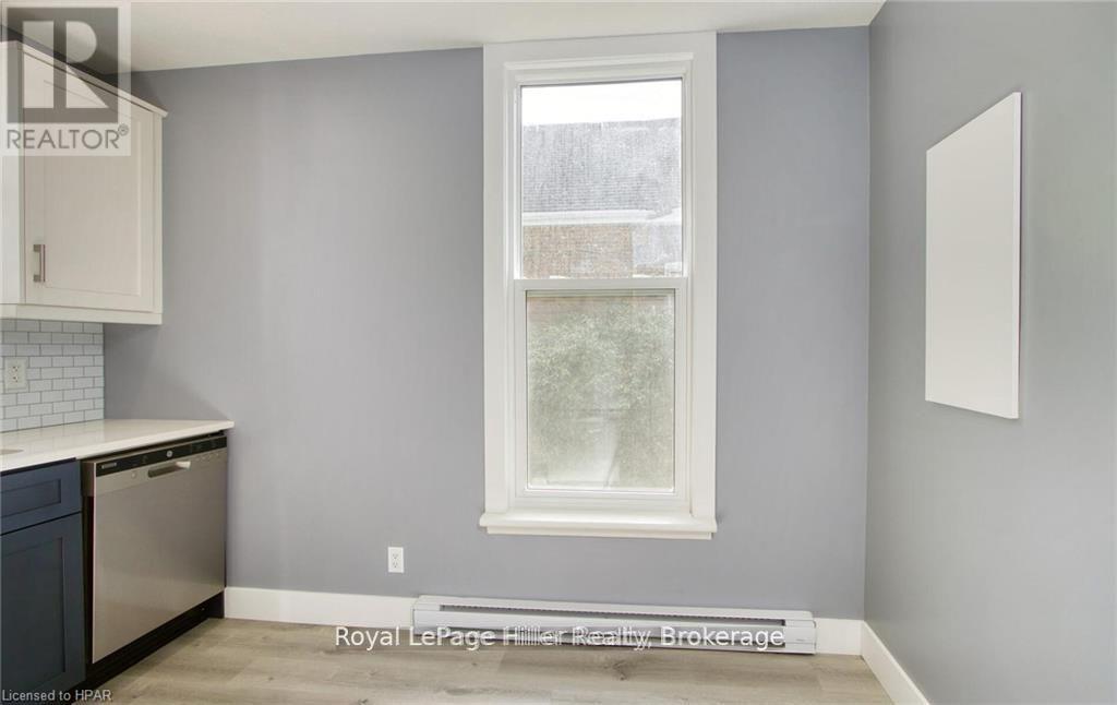 86 Shakespeare Street, Stratford, Ontario  N5A 3W4 - Photo 29 - X12439769