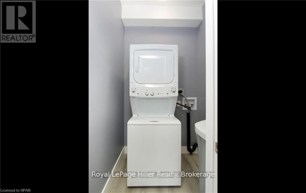 86 Shakespeare Street, Stratford, Ontario  N5A 3W4 - Photo 34 - X12439769