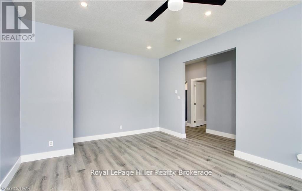 86 Shakespeare Street, Stratford, Ontario  N5A 3W4 - Photo 25 - X12439769