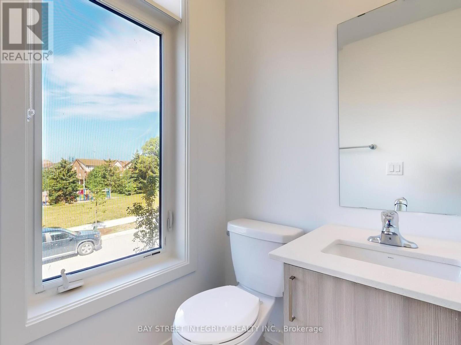 11 Case Ootes Drive, Toronto, Ontario  M4A 1C5 - Photo 6 - C12441672