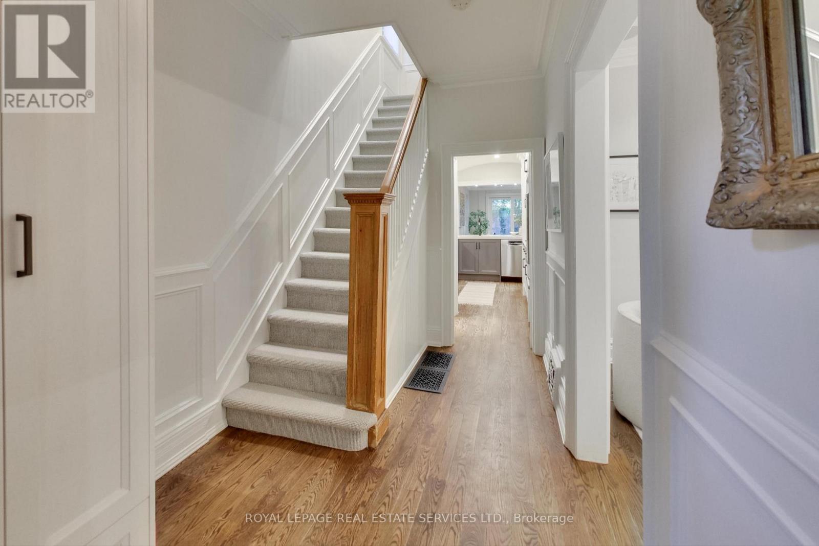 55 Walmsley Boulevard, Toronto, Ontario  M4V 1X7 - Photo 6 - C12441688