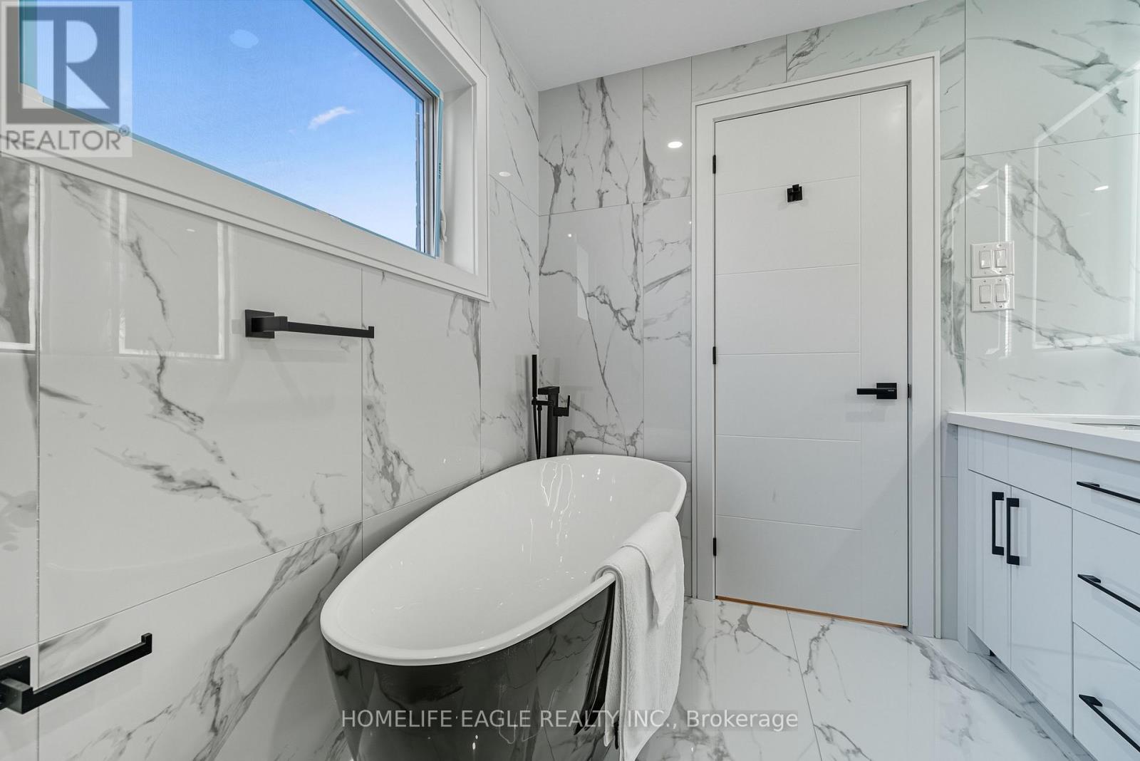 5 Atlee Avenue, Toronto (Birchcliffe-Cliffside), Ontario  M1N 3Z4 - Photo 18 - E12441698