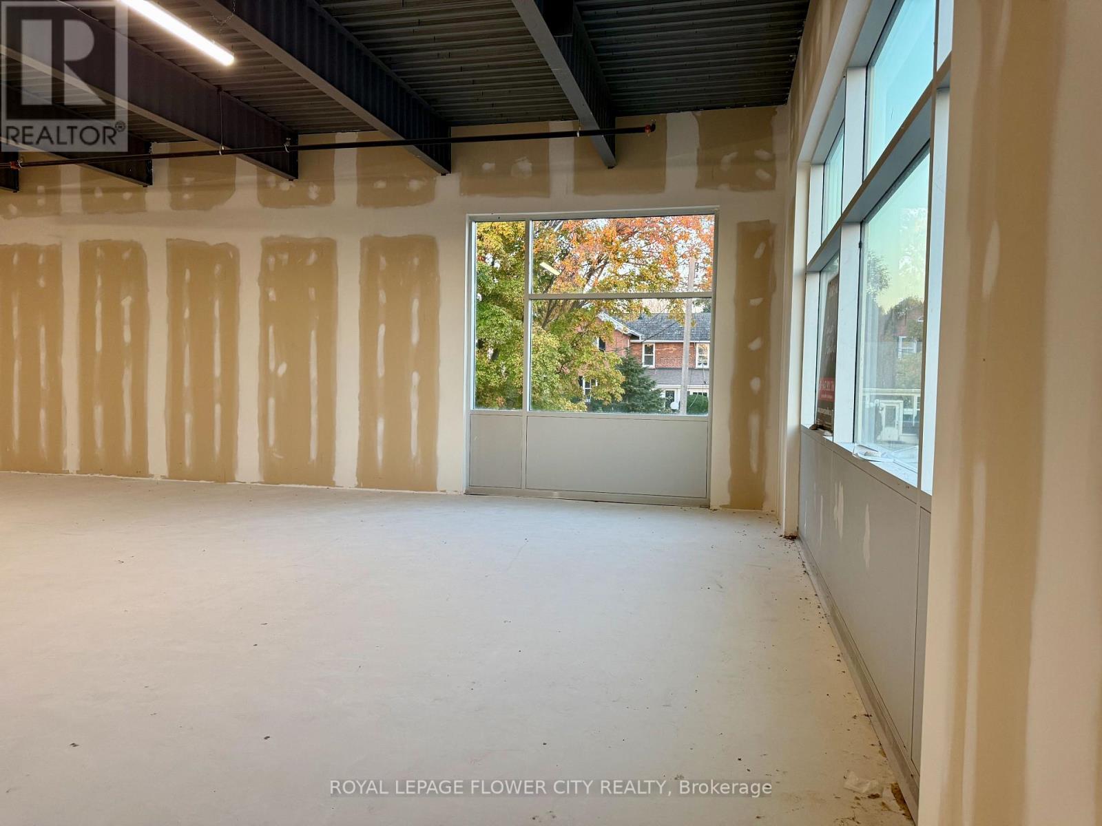 207 - 1038 Garner Road W, Hamilton, Ontario L9G 3K9 - Photo 16 - X12410335