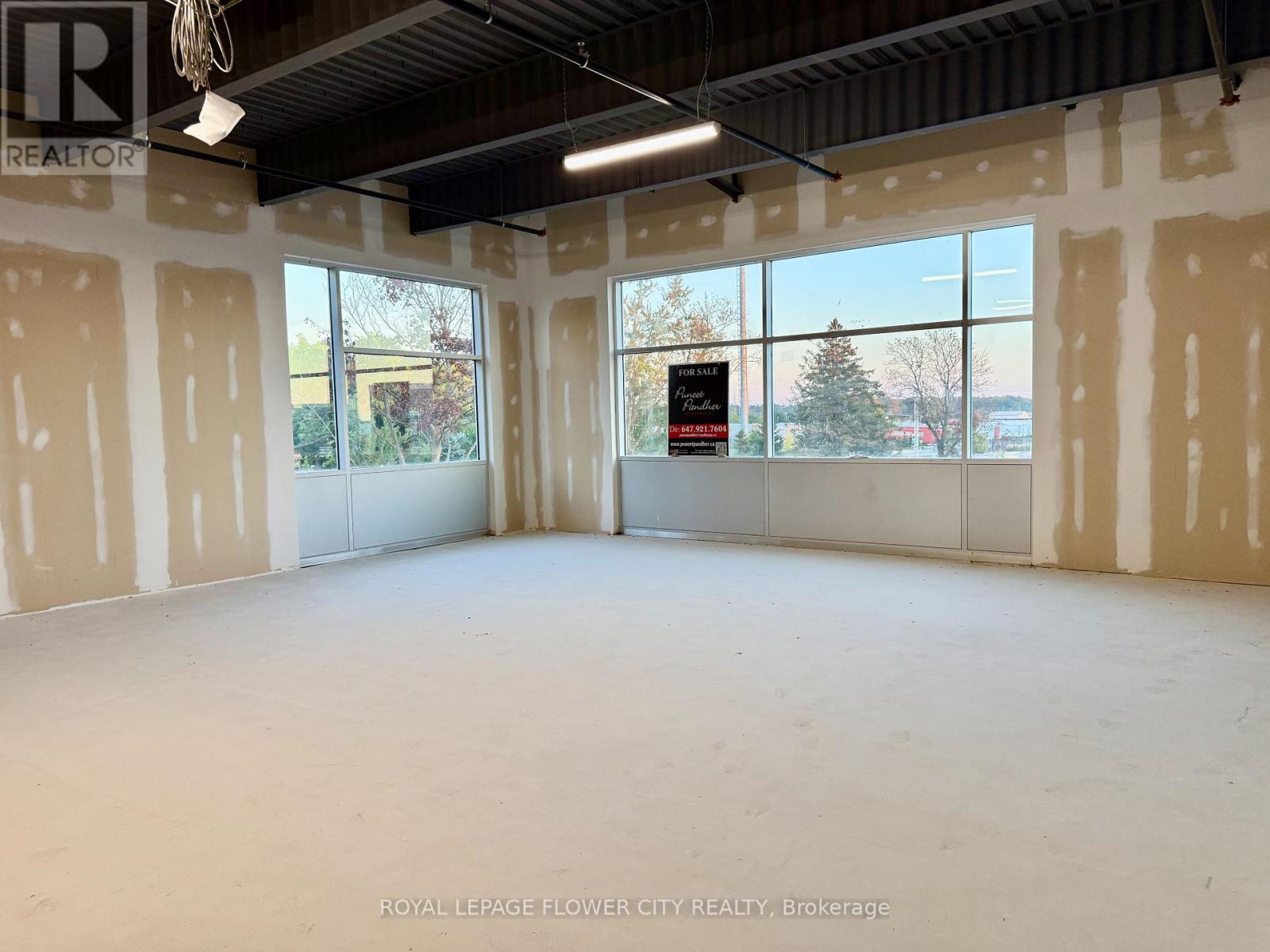 207 - 1038 Garner Road W, Hamilton, Ontario L9G 3K9 - Photo 7 - X12410335