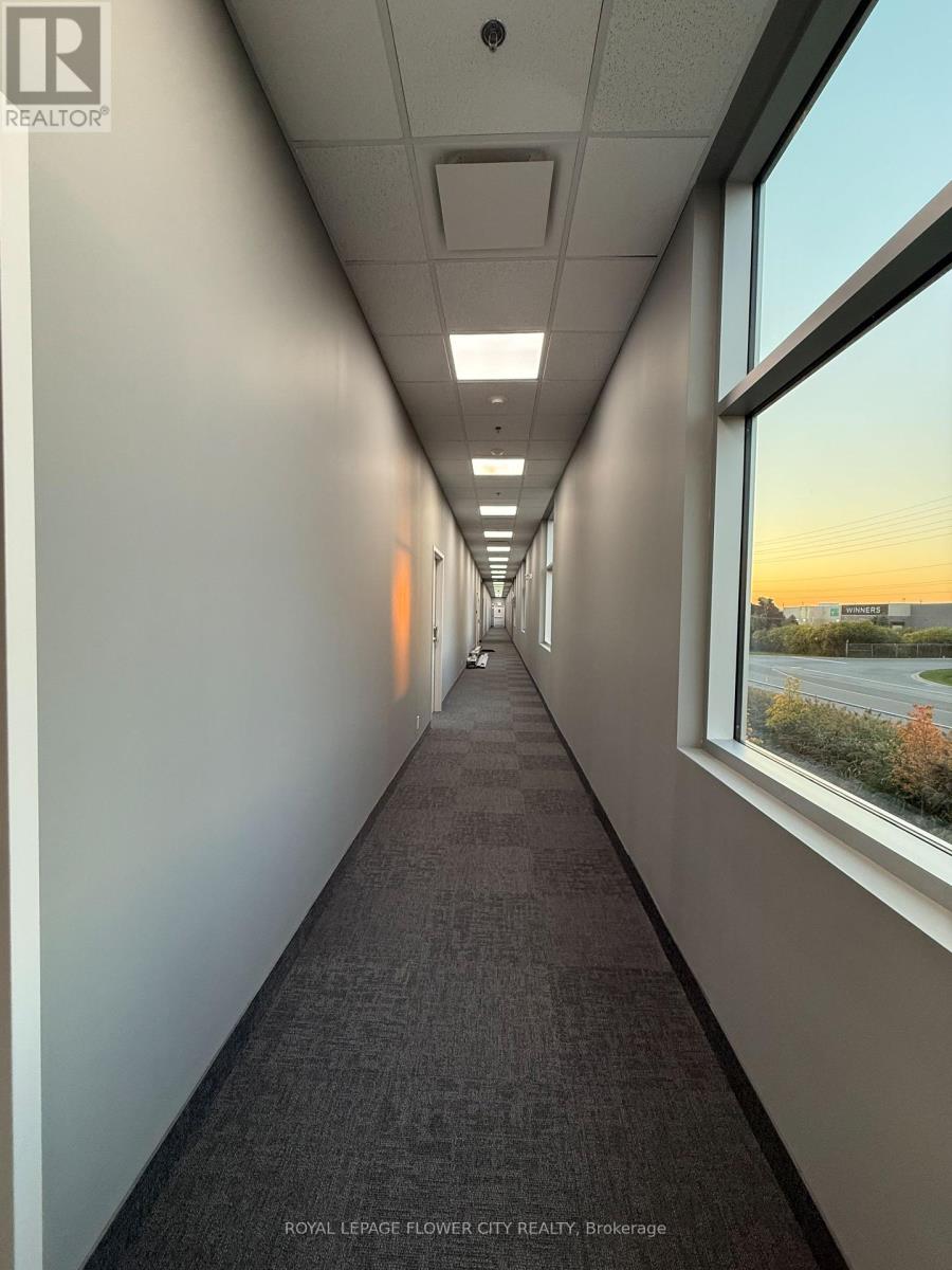 207 - 1038 Garner Road W, Hamilton, Ontario L9G 3K9 - Photo 12 - X12410335