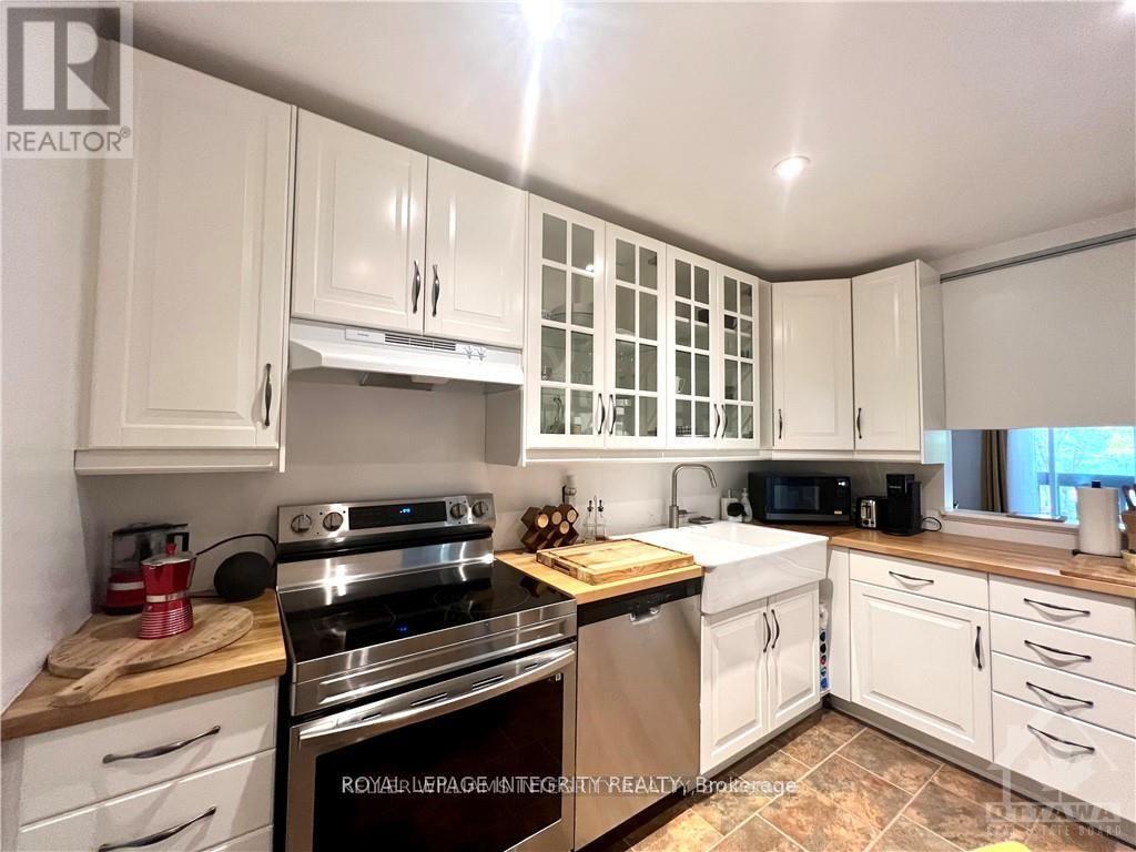 8 - 240 Fenerty Court, Ottawa, Ontario  K2L 3A7 - Photo 11 - X12437401