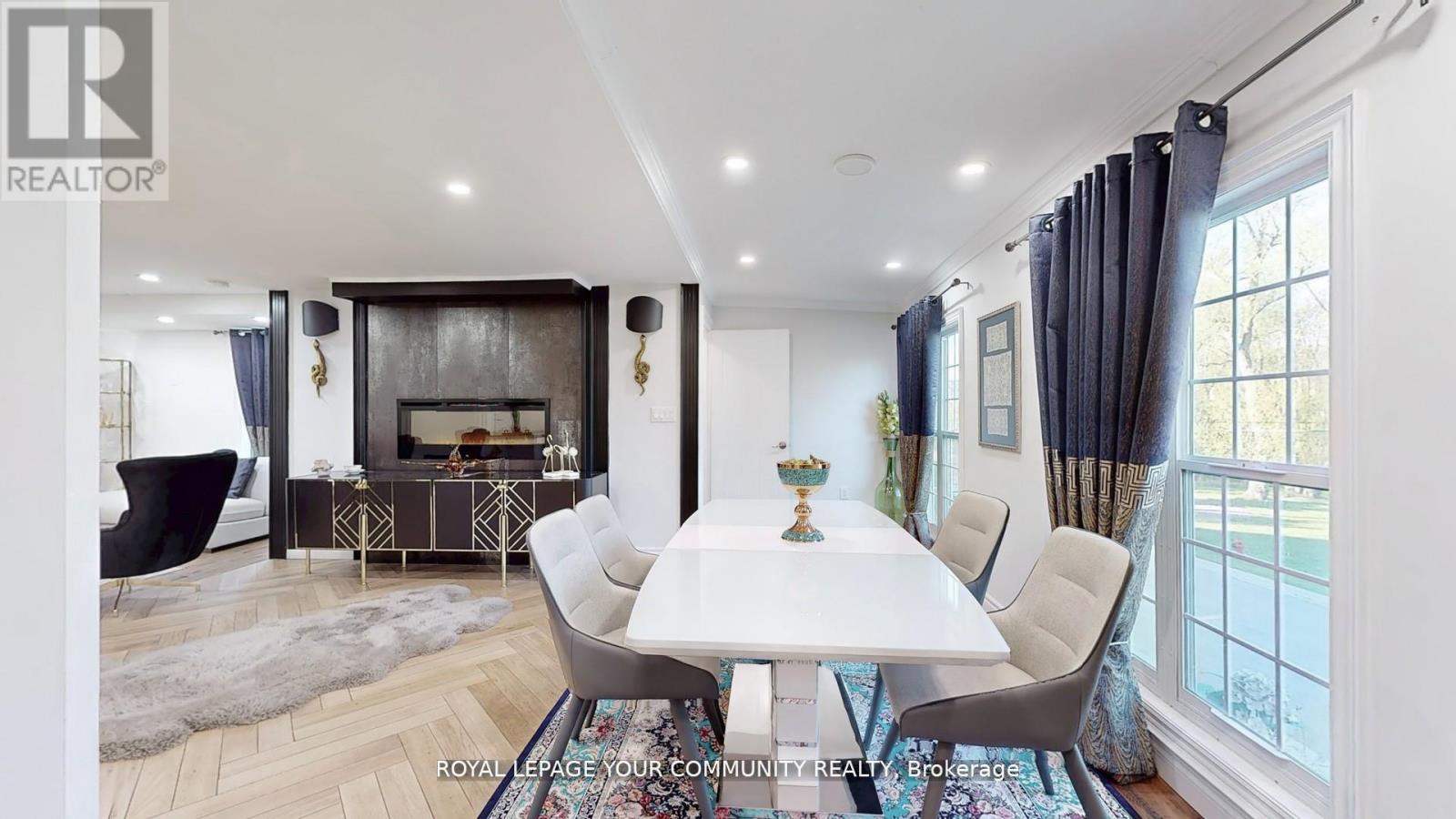 64 Machell Avenue, Aurora (Aurora Village), Ontario  L4G 2R7 - Photo 14 - N12441671