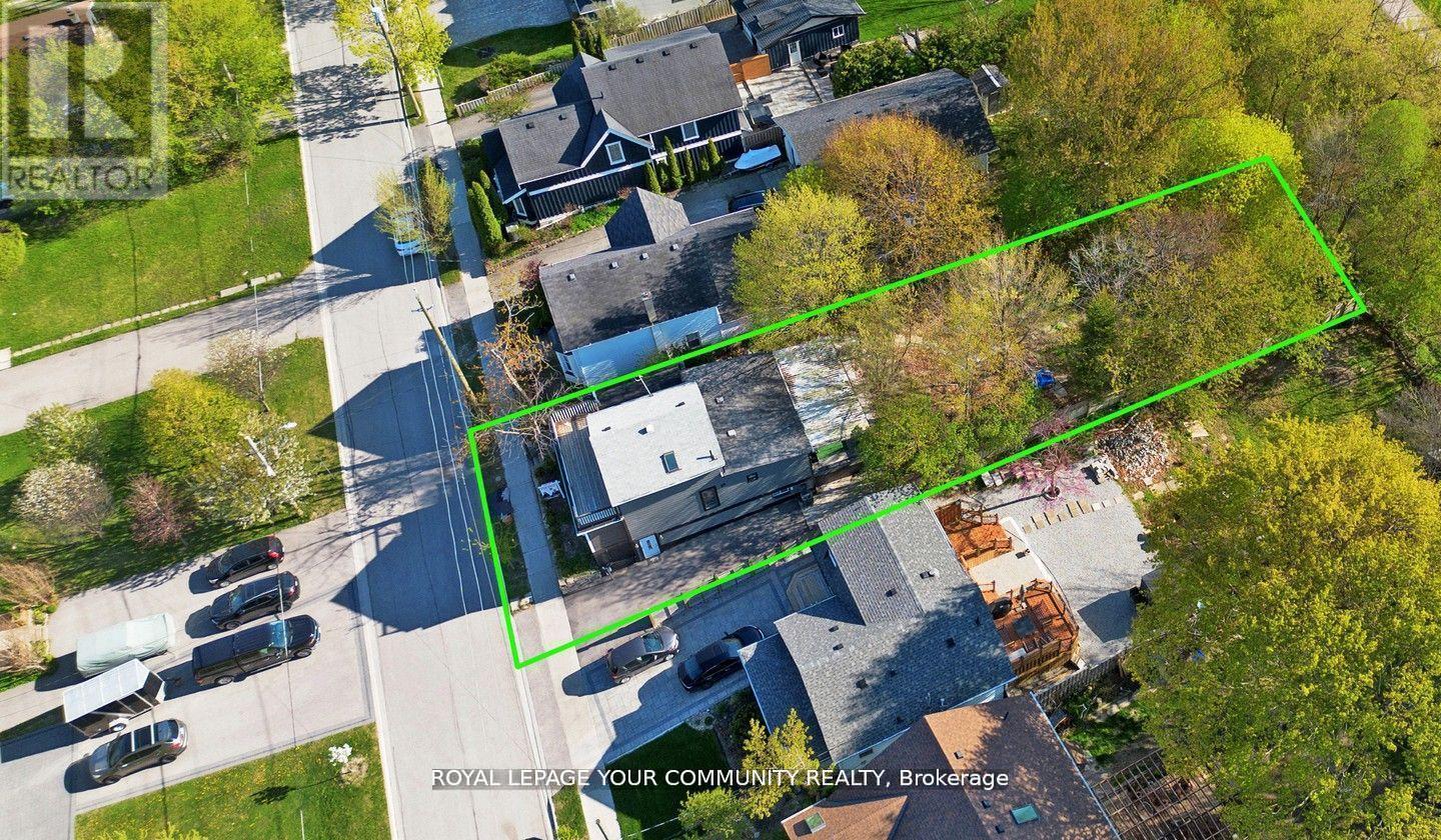 64 Machell Avenue, Aurora (Aurora Village), Ontario  L4G 2R7 - Photo 2 - N12441671