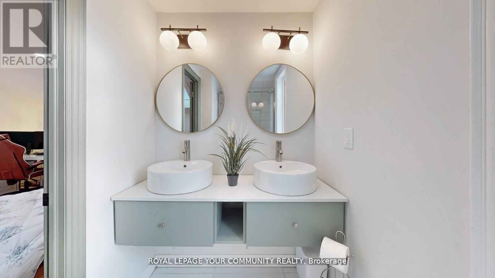 64 Machell Avenue, Aurora (Aurora Village), Ontario  L4G 2R7 - Photo 29 - N12441671