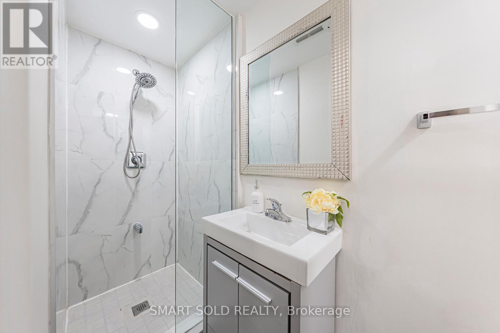 295 Boisdale Avenue, Richmond Hill, Ontario  L4C 1R4 - Photo 13 - N12441677