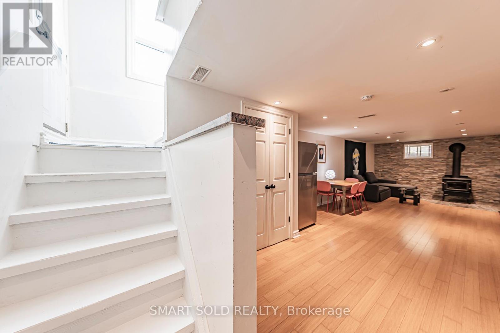 295 Boisdale Avenue, Richmond Hill, Ontario  L4C 1R4 - Photo 25 - N12441677