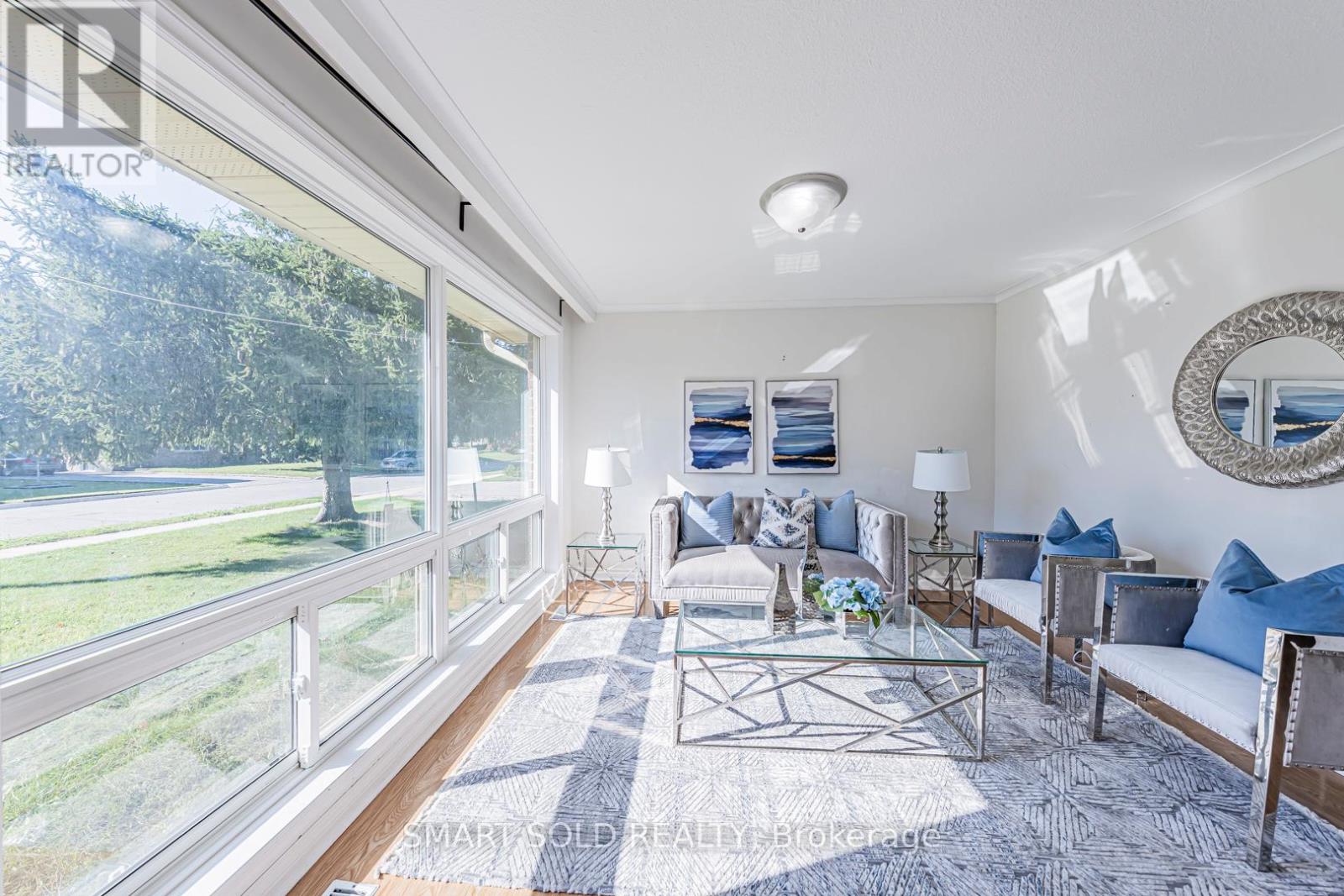 295 Boisdale Avenue, Richmond Hill, Ontario  L4C 1R4 - Photo 6 - N12441677