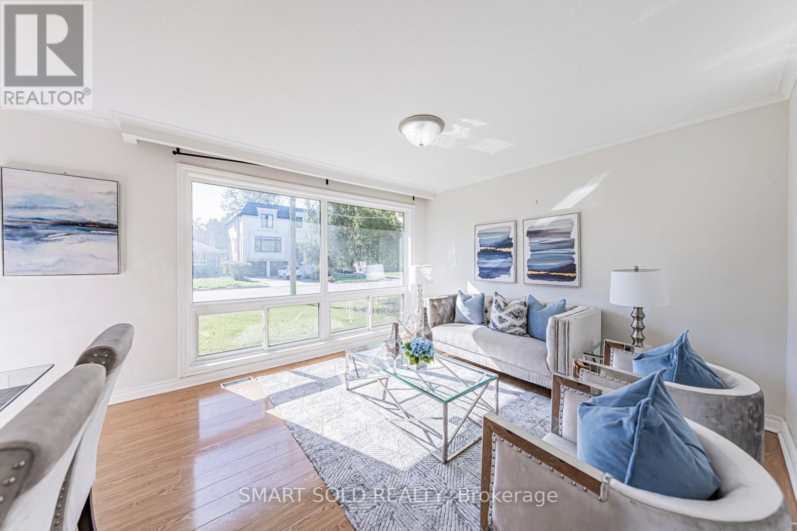 295 Boisdale Avenue, Richmond Hill, Ontario  L4C 1R4 - Photo 7 - N12441677