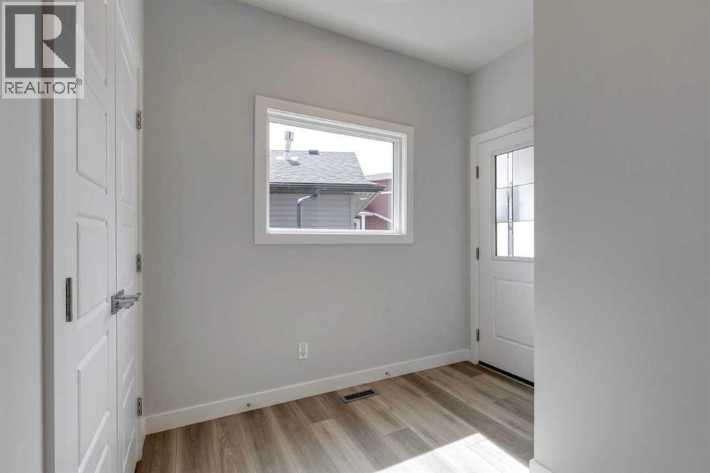 9 Wedderburn Gate, Okotoks, Alberta  T1S 5X2 - Photo 2 - A2257301