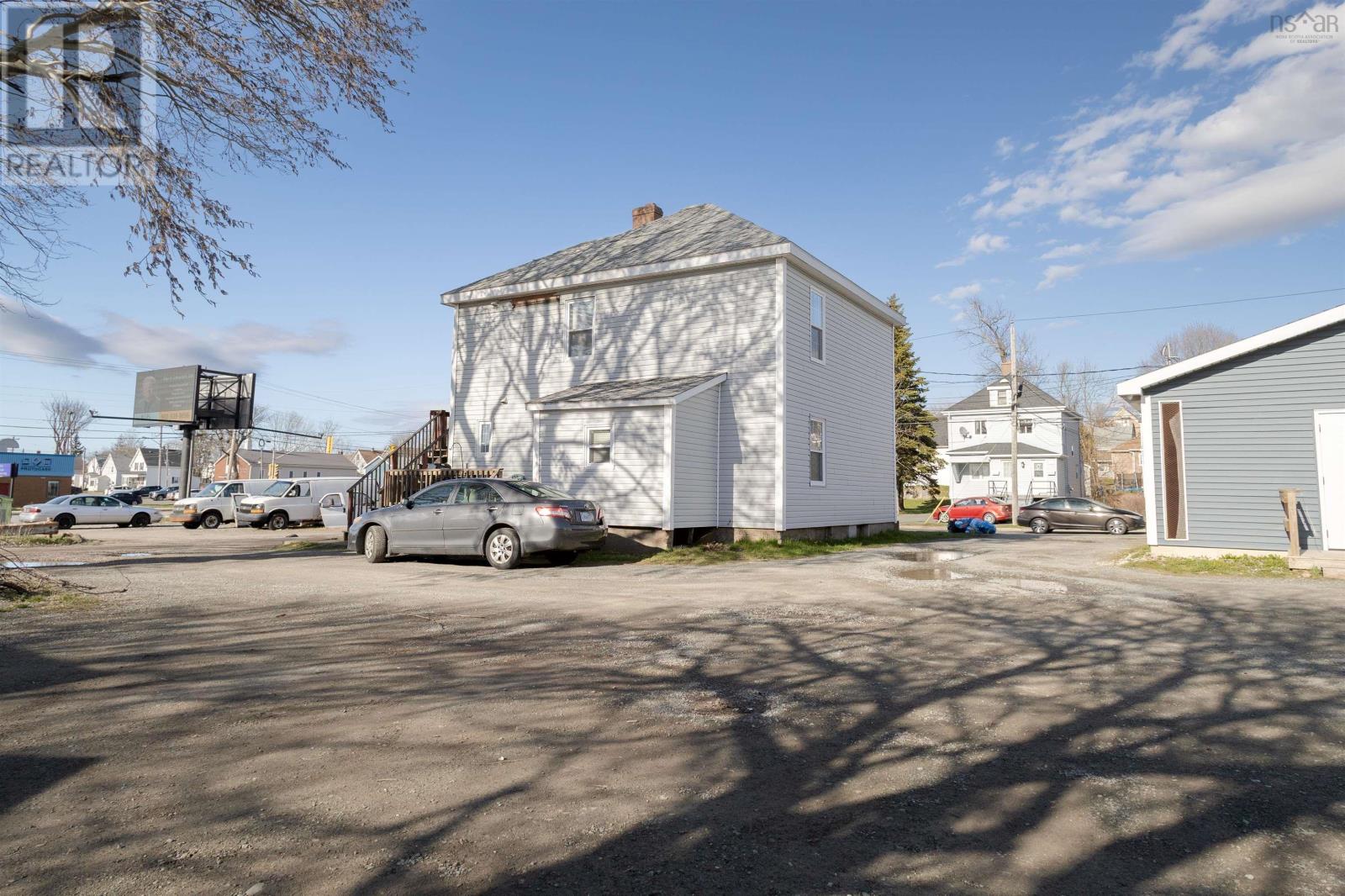 455 Whitney Avenue, Sydney, Nova Scotia  B1L 1G2 - Photo 3 - 202524950