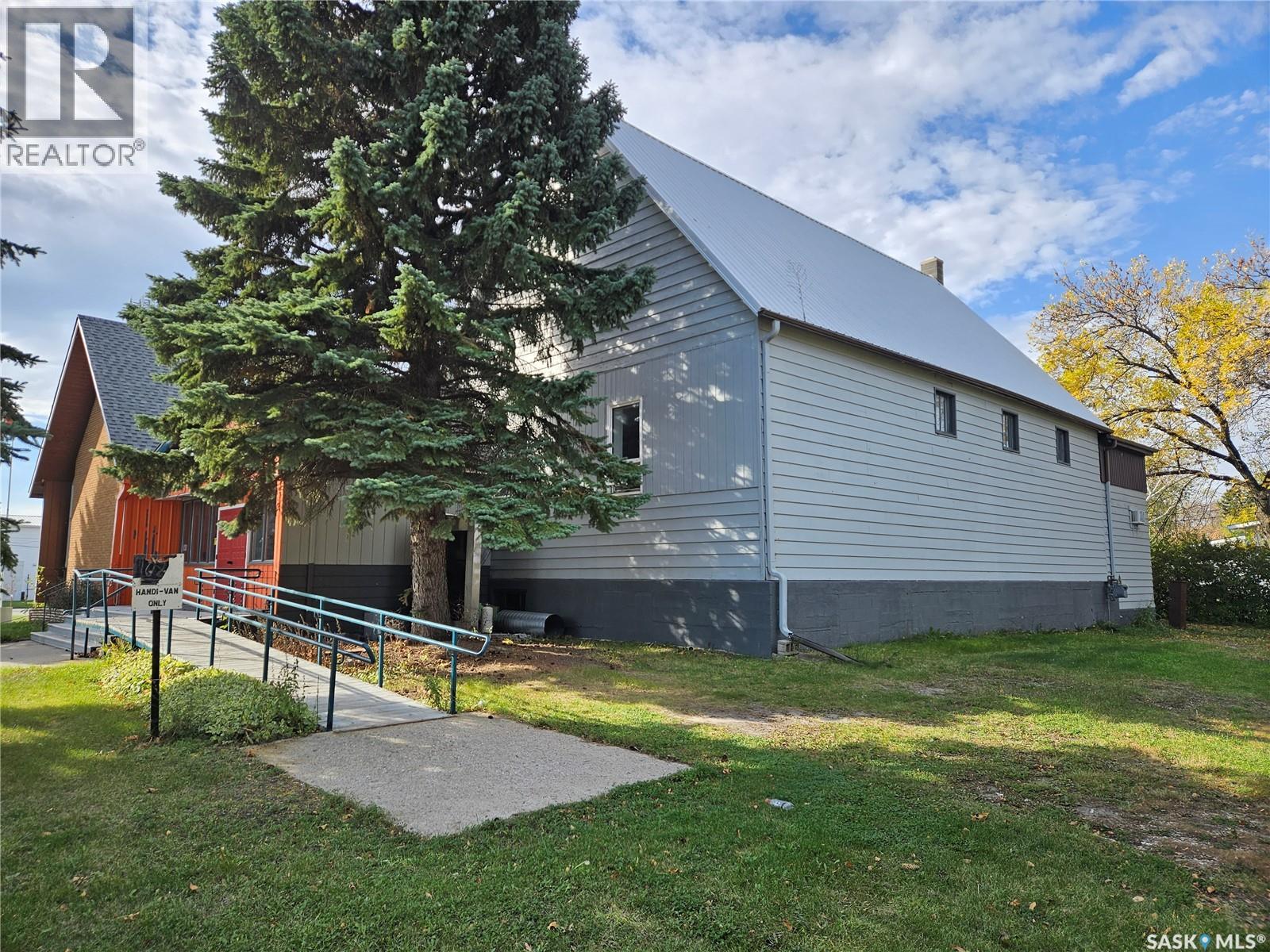 19 Broadway Street, Redvers, Saskatchewan  S0C 2H0 - Photo 3 - SK019912