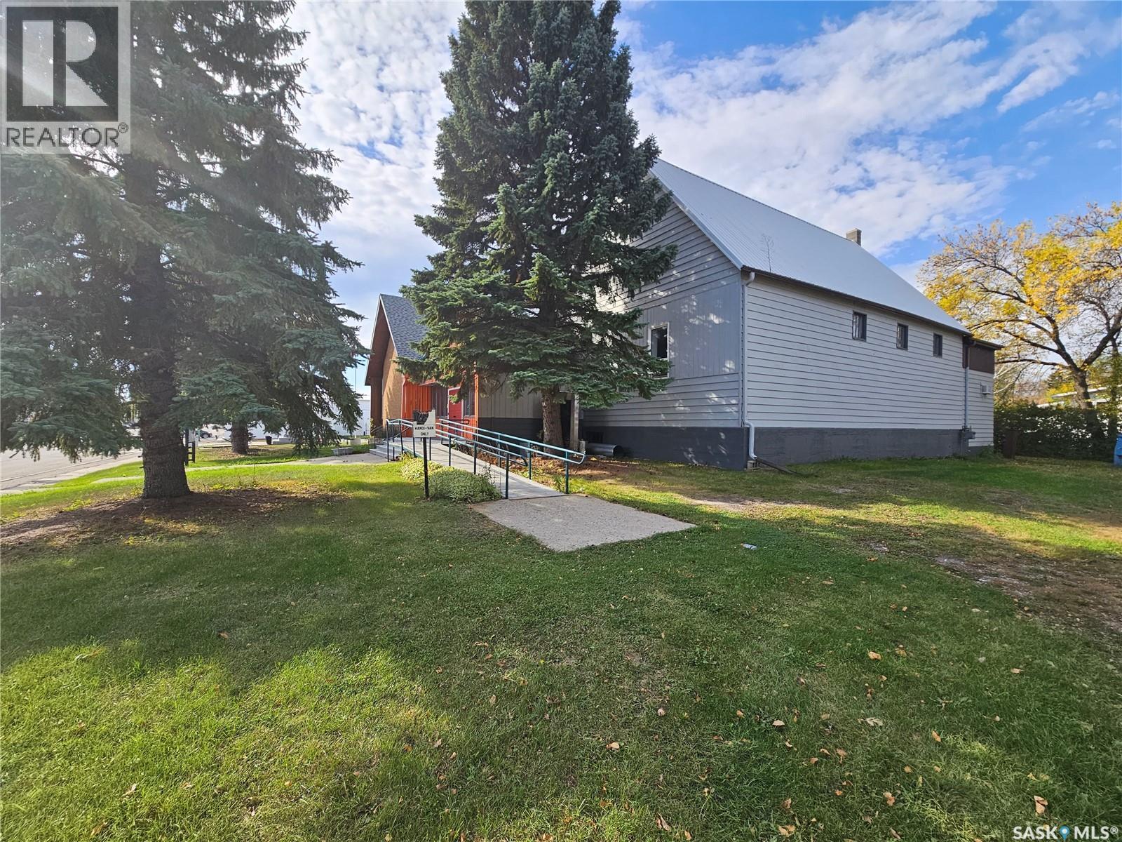 19 Broadway Street, Redvers, Saskatchewan  S0C 2H0 - Photo 4 - SK019912