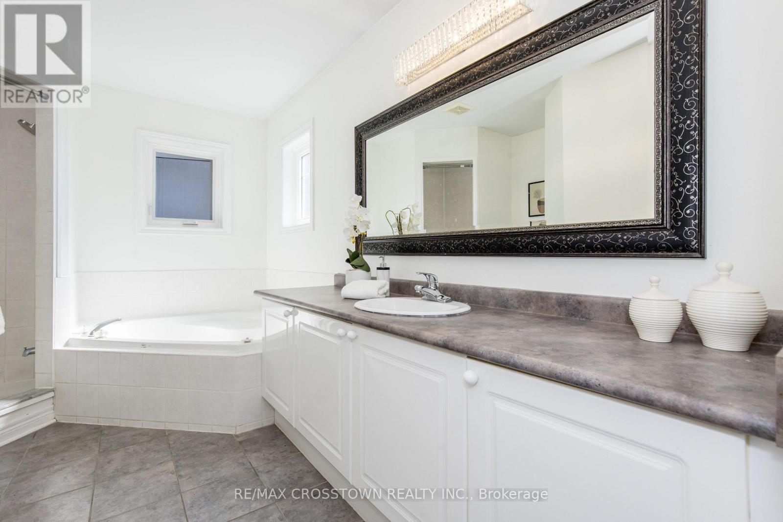 62 Windsor Crescent, Barrie, Ontario  L4N 0K4 - Photo 28 - S12441684
