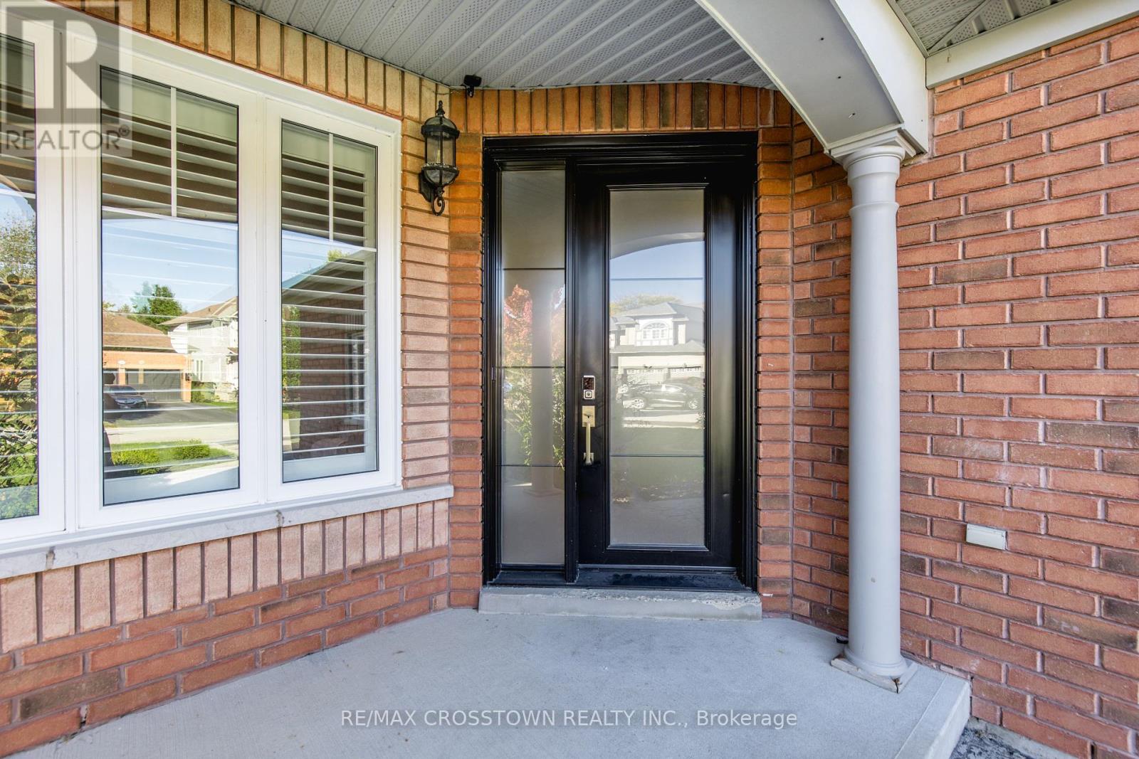 62 Windsor Crescent, Barrie, Ontario  L4N 0K4 - Photo 5 - S12441684