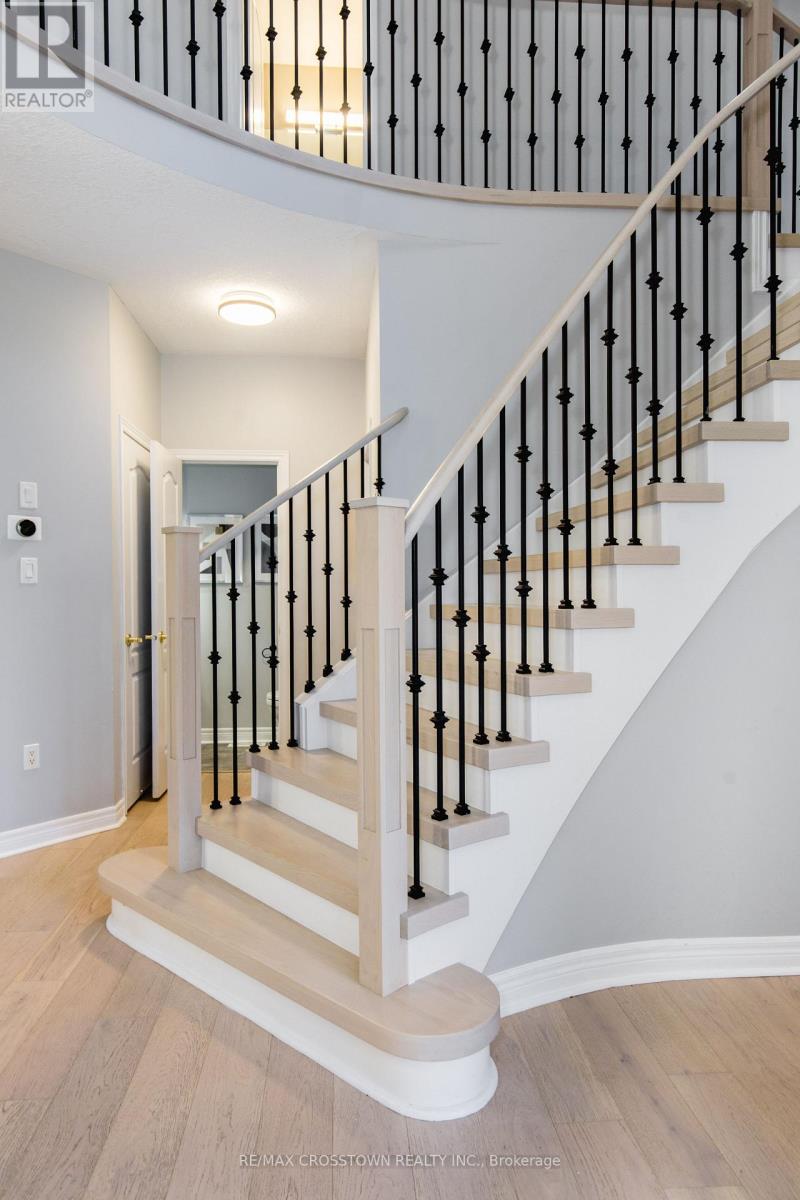 62 Windsor Crescent, Barrie, Ontario  L4N 0K4 - Photo 7 - S12441684