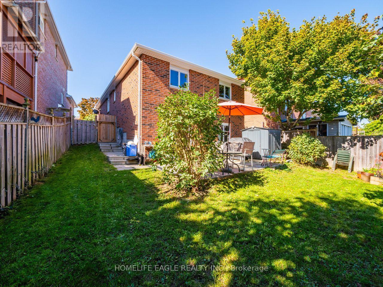15 Brown Wood Drive, Barrie (Little Lake), Ontario  L4M 6N4 - Photo 15 - S12441686