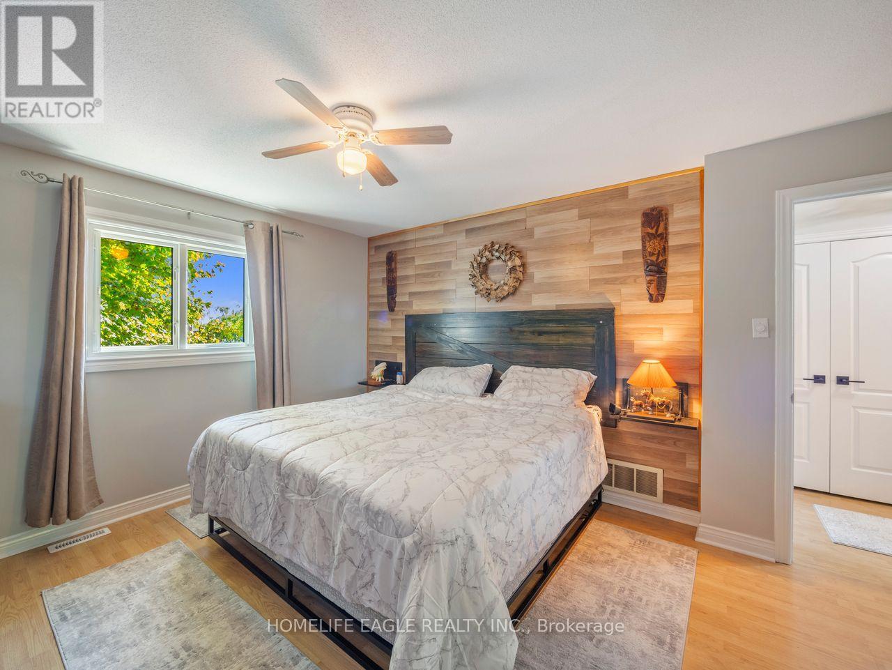 15 Brown Wood Drive, Barrie (Little Lake), Ontario  L4M 6N4 - Photo 8 - S12441686