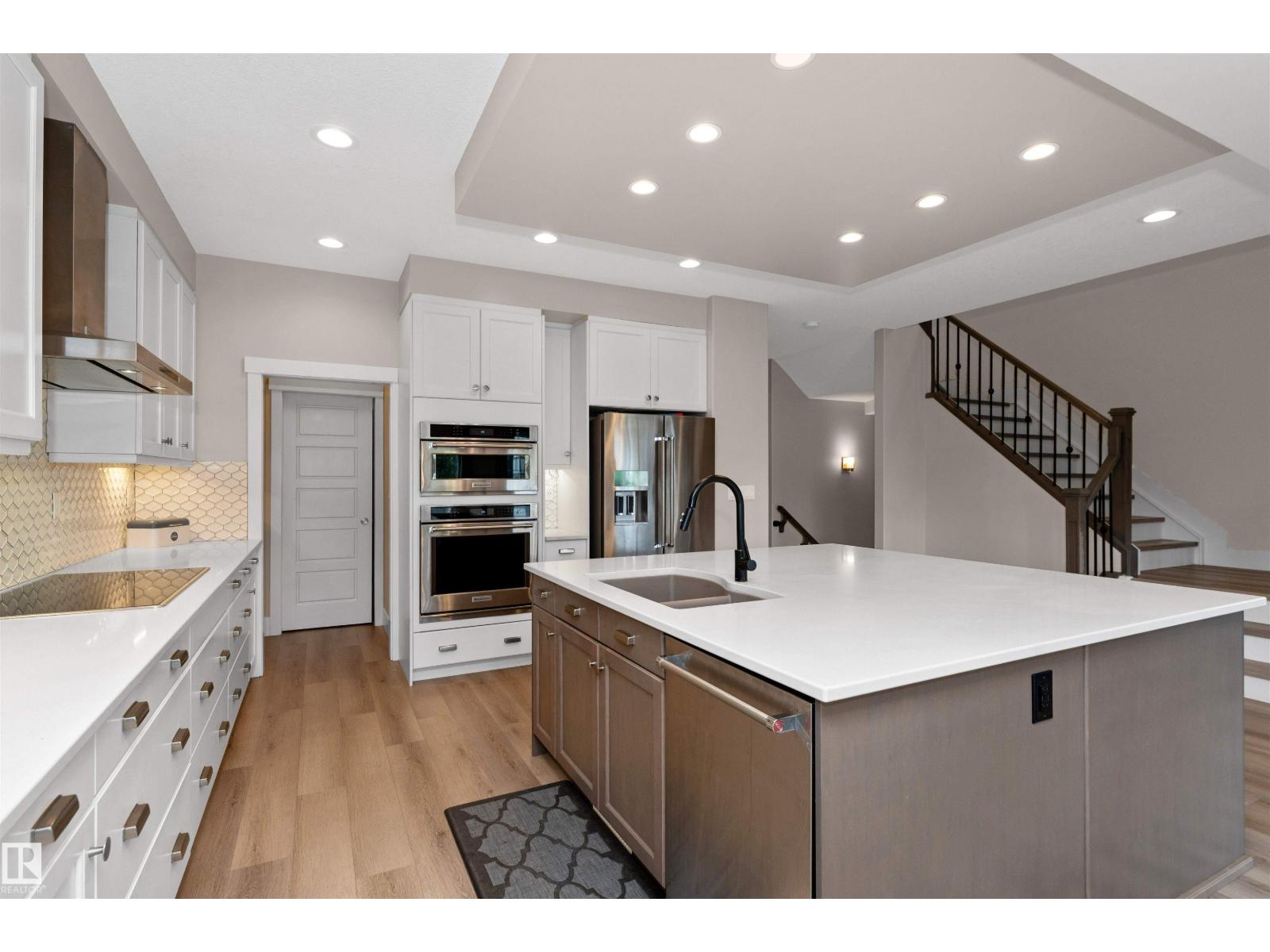 2015 Price Ld Sw, Edmonton, Alberta  T6W 3P8 - Photo 10 - E4460547