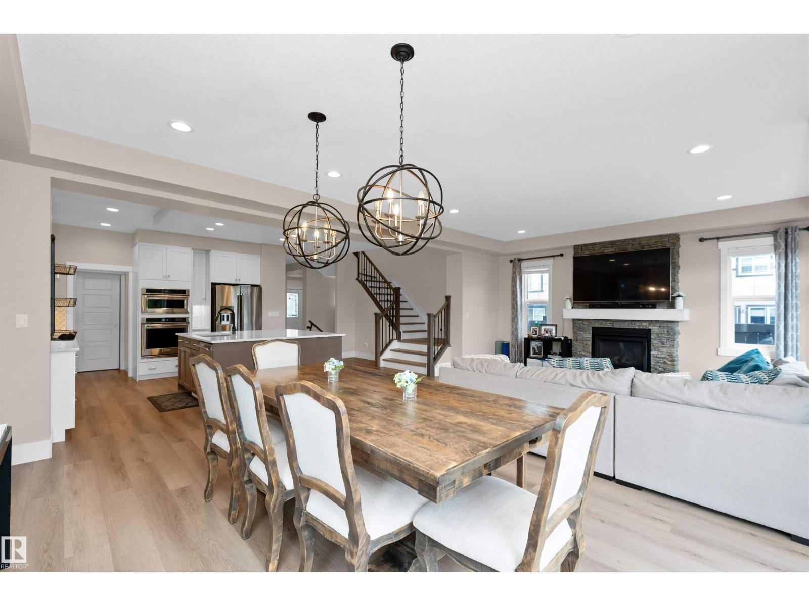 2015 Price Ld Sw, Edmonton, Alberta  T6W 3P8 - Photo 15 - E4460547