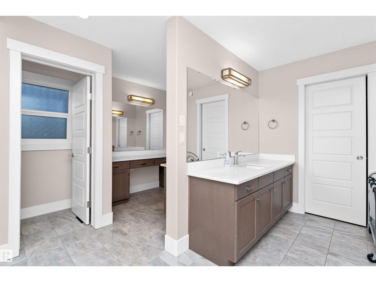 2015 Price Ld Sw, Edmonton, Alberta  T6W 3P8 - Photo 35 - E4460547