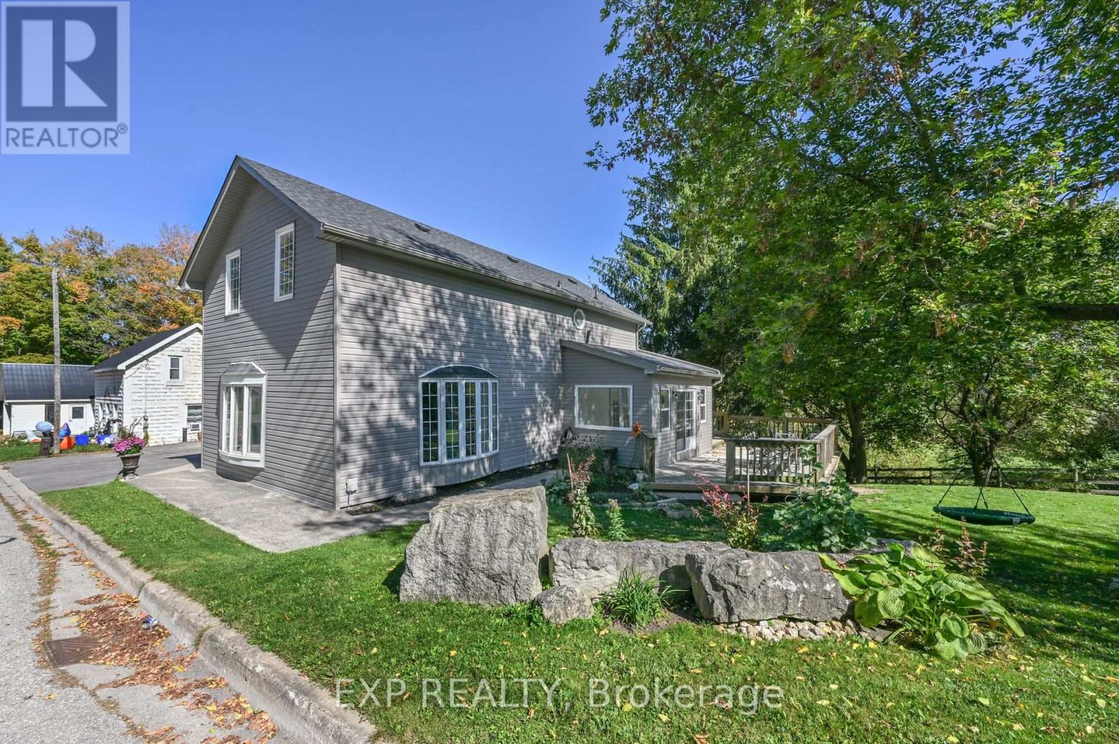 12 Mill Street, Amaranth, Ontario  L9W 3Z3 - Photo 1 - X12441673
