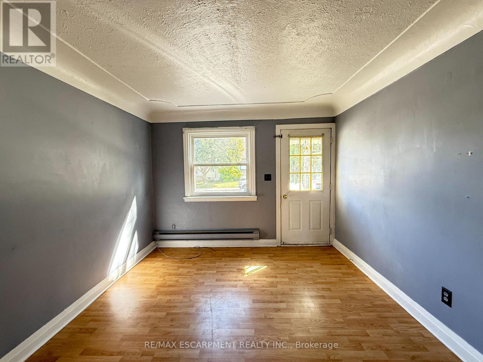 317 Brunswick Street, Hamilton, Ontario  L8H 6R8 - Photo 3 - X12441676